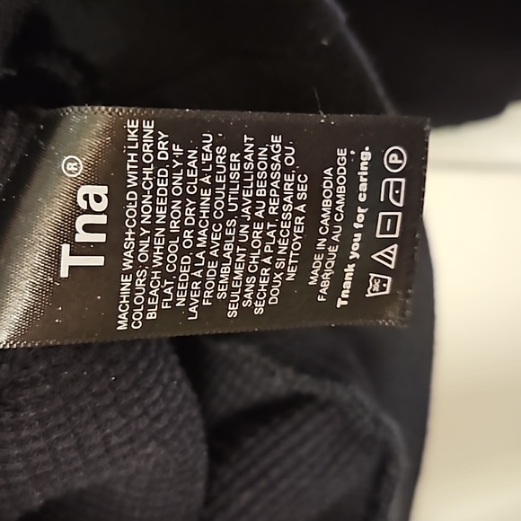 Aritzia TNA Waffle Thermal Half Zip - Picture 4 of 6